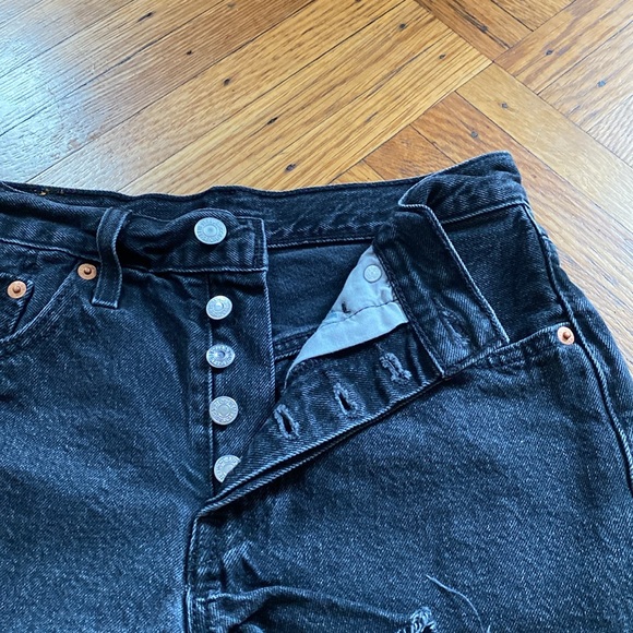 Levi’s 501 black denim short size 24 - Picture 4 of 6